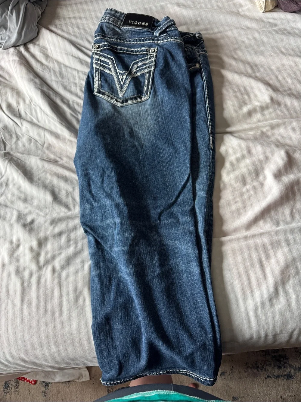 Vigoss Blue Washed Ankle Crop Jeans with White Contrast Stitching - Picture 3 of 4